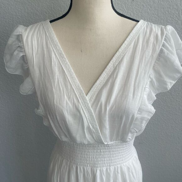 J Gee V Neck Lace Maxi Dress Size: Large Color: White - Picture 5 of 14